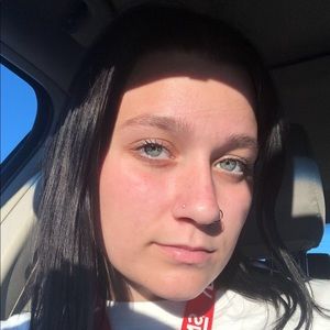 Meet your Posher, Ava